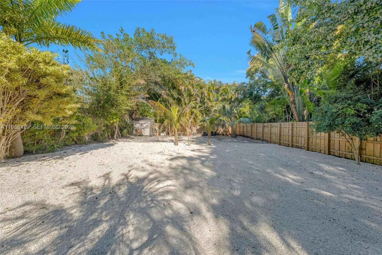 5981 NE 6th Ave, Miami, FL 33137 Photo