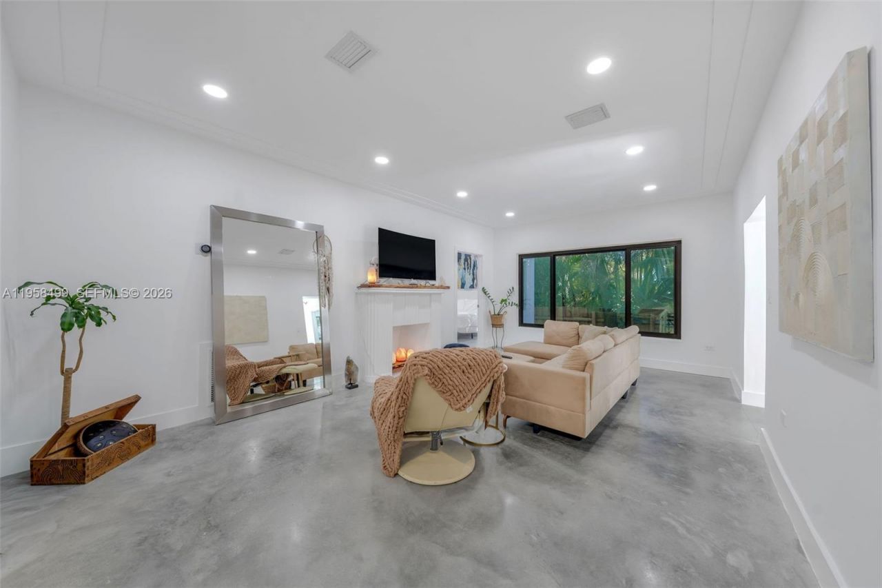 5981 NE 6th Ave, Miami, FL 33137 Photo