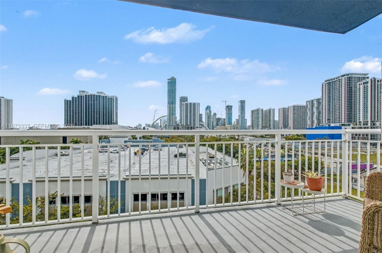 275 NE 18th St, Unit 703, Miami, FL 33132 Photo