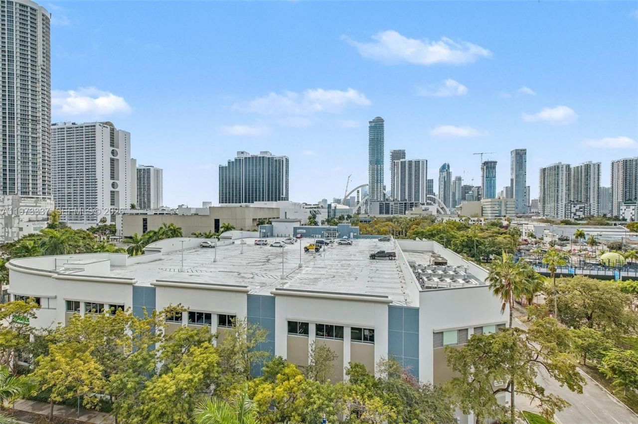 275 NE 18th St, Unit 703, Miami, FL 33132 Photo