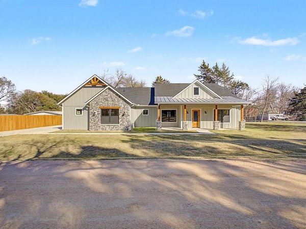 32 Pine Drive, Pottsboro, TX 75076