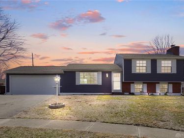 806 Mcgraw Court, Englewood, OH 45322