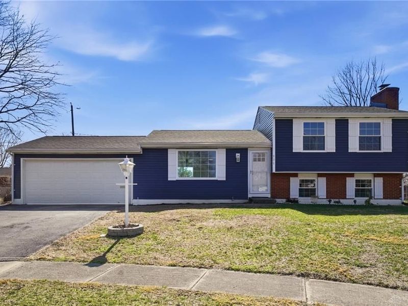 806 Mcgraw Court, Englewood, OH 45322 Photo 2