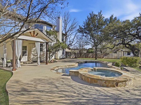8714 Sandia Cir, Helotes, TX 78023