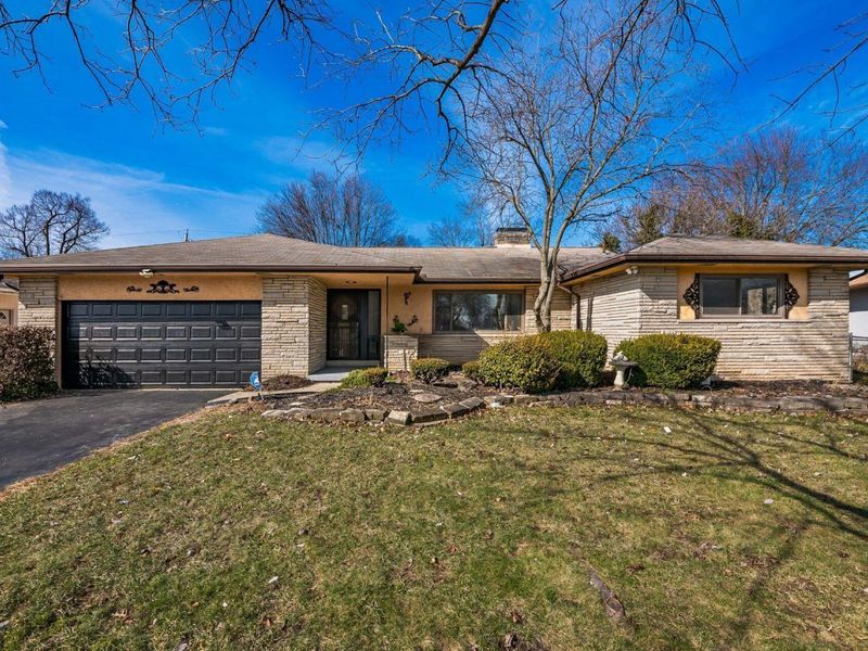 1423 Cottingham Court E, Columbus, OH 43209 Photo 2