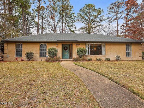 5212 Hialeah Drive, Jackson, MS 39211