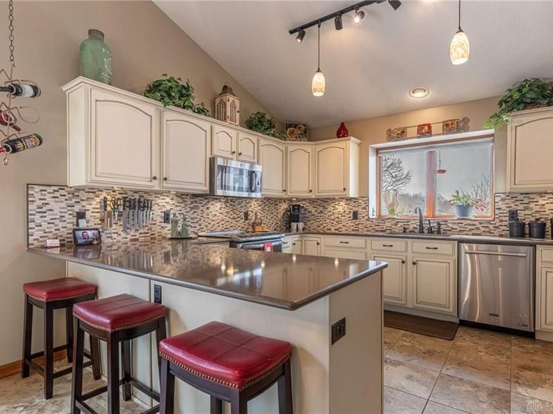 2223 Four Seasons Trail, Miami Township, OH 45342 Photo 12