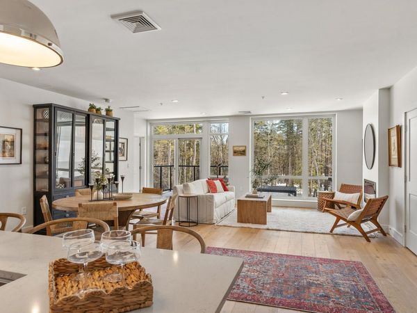 267 US Route 1, Unit 305, Falmouth, ME 04105