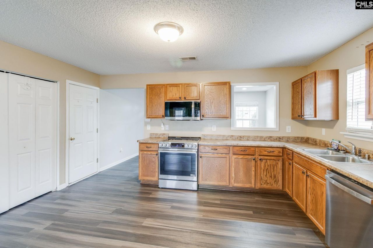 438 Grand National Lane  Photo 8