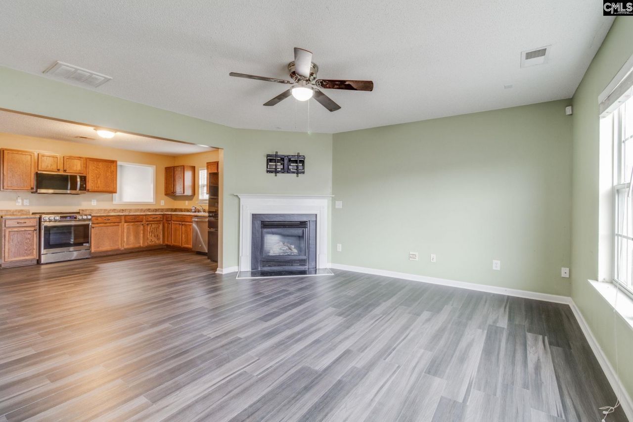 438 Grand National Lane  Photo 10