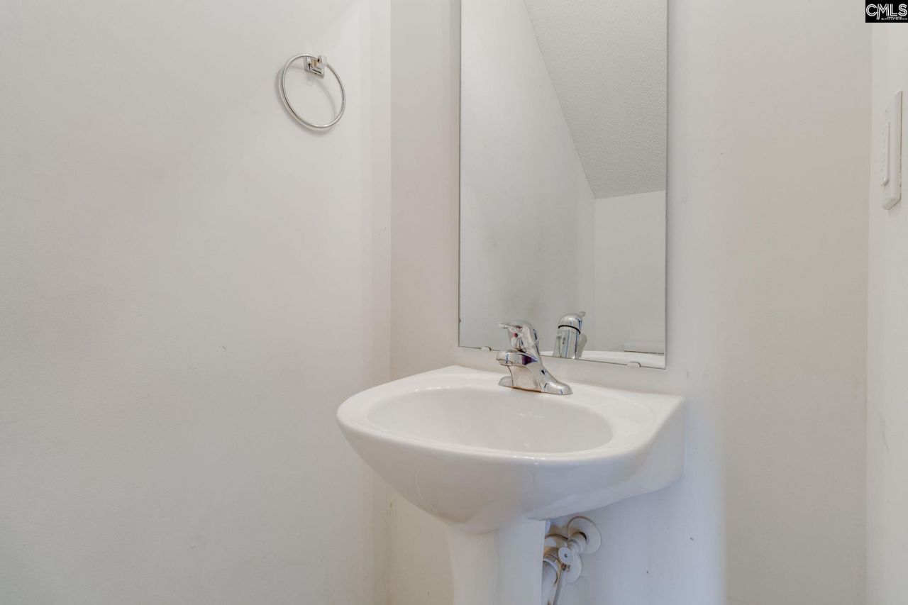 438 Grand National Lane Photo 15