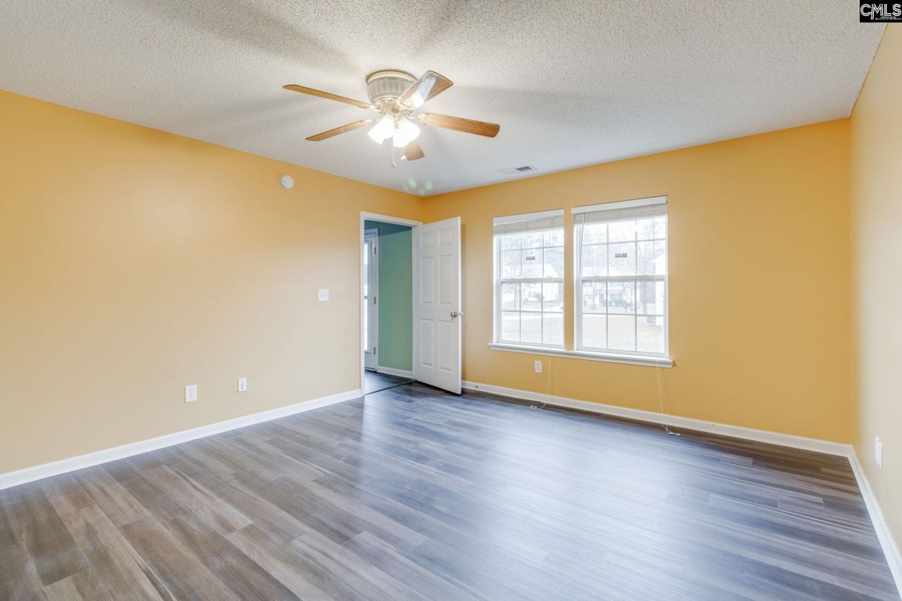 438 Grand National Lane Photo 17