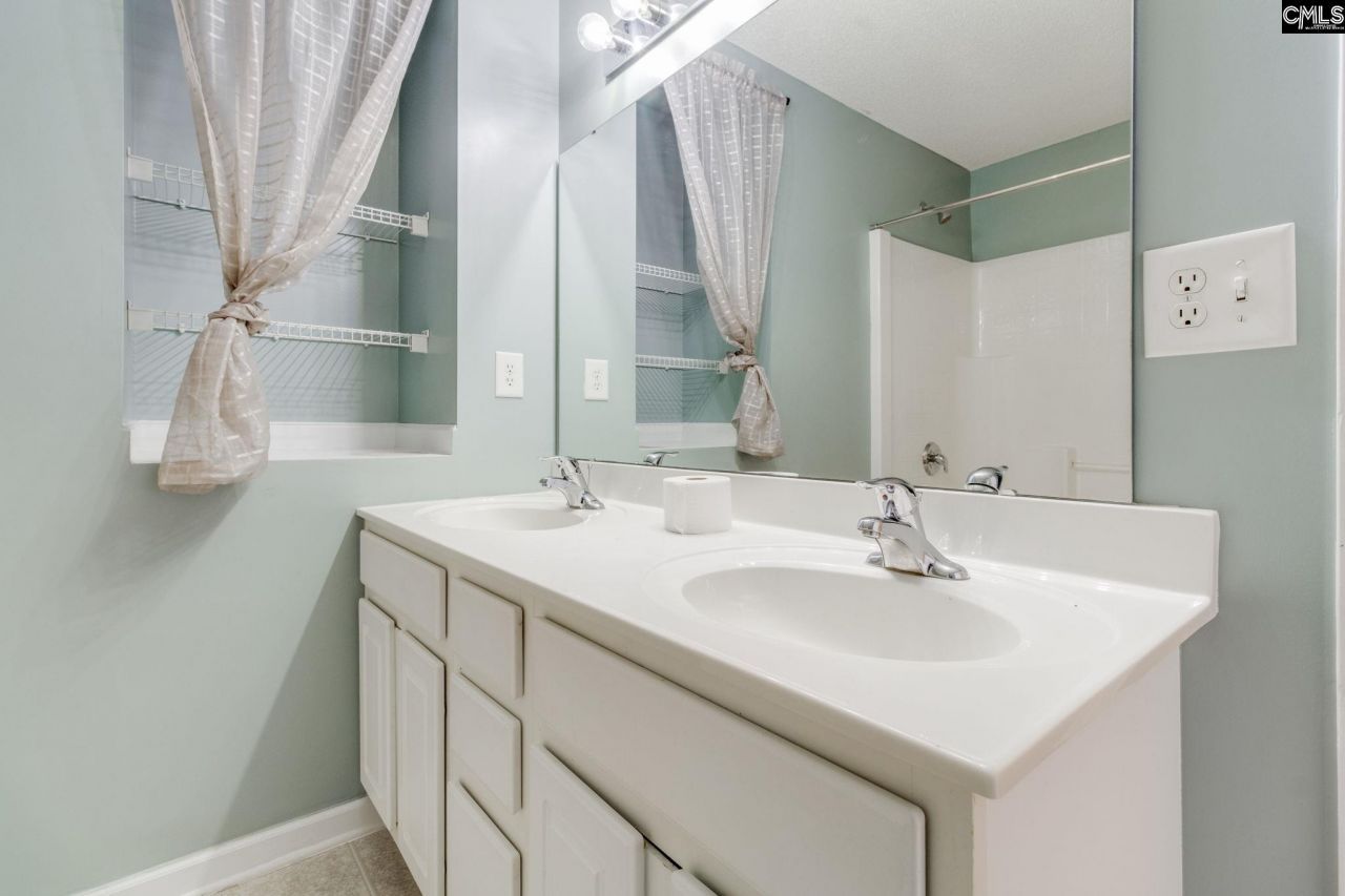 438 Grand National Lane  Photo 16