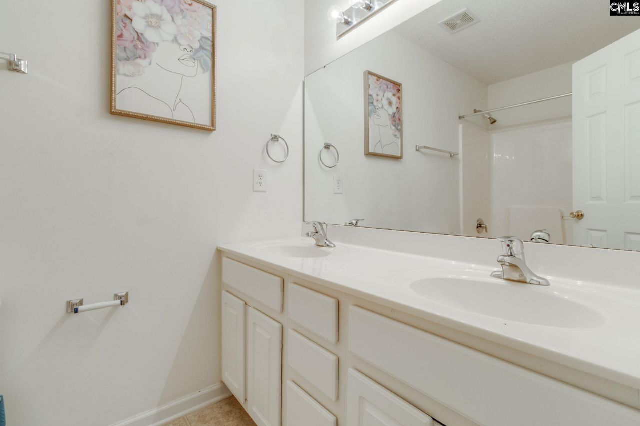 438 Grand National Lane  Photo 33