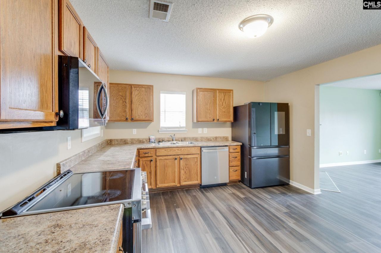 438 Grand National Lane  Photo 6