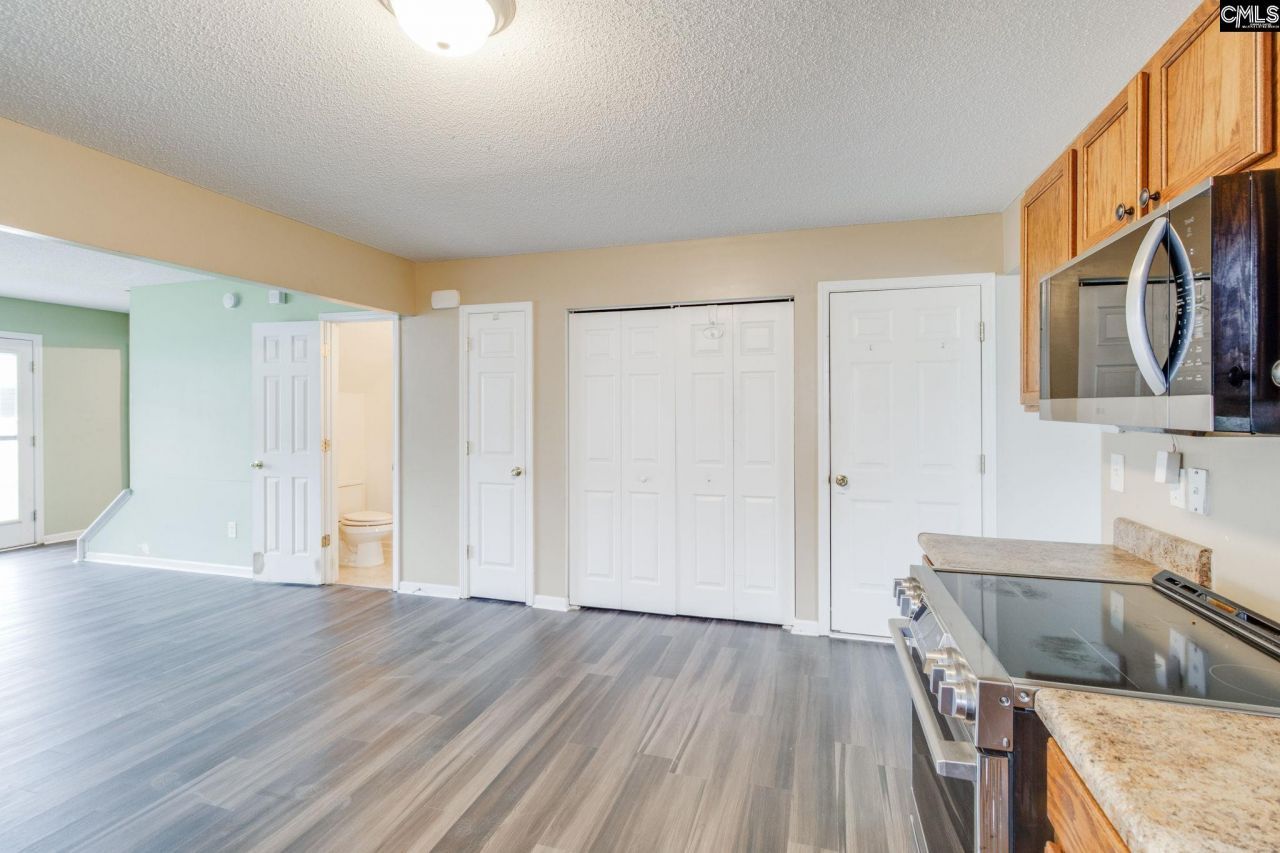 438 Grand National Lane  Photo 7