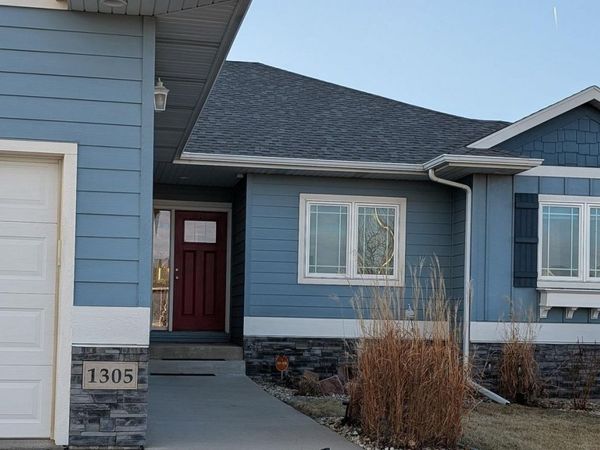 1305 S Gill Ave, Sioux Falls, SD 57106