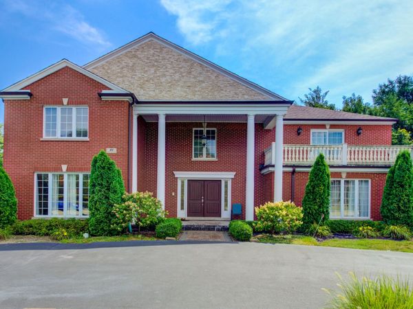 46 Hamilton Lane, Oak Brook, IL 60523