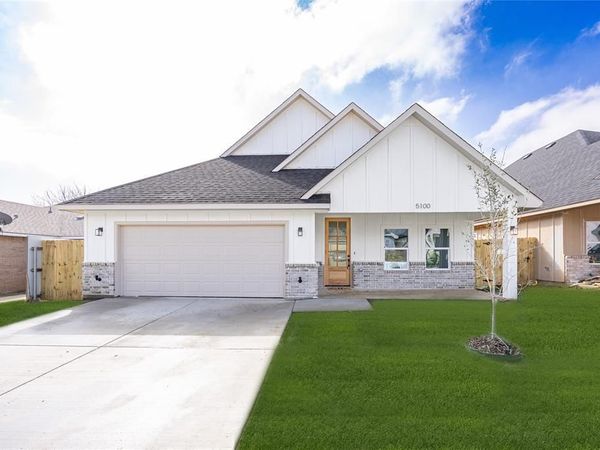 5100 Chapman Street, Fort Worth, TX 76105