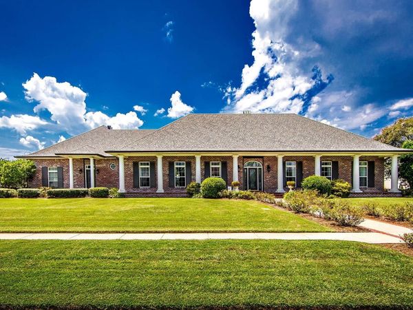 368 Tulip Dr, Houma, LA 70360