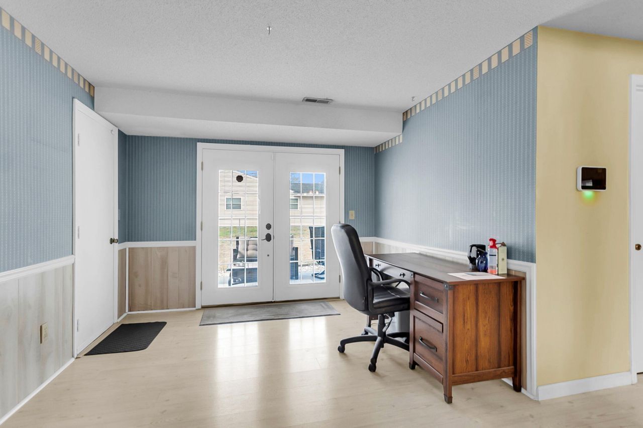 4906 Amberwood Lane Photo 13