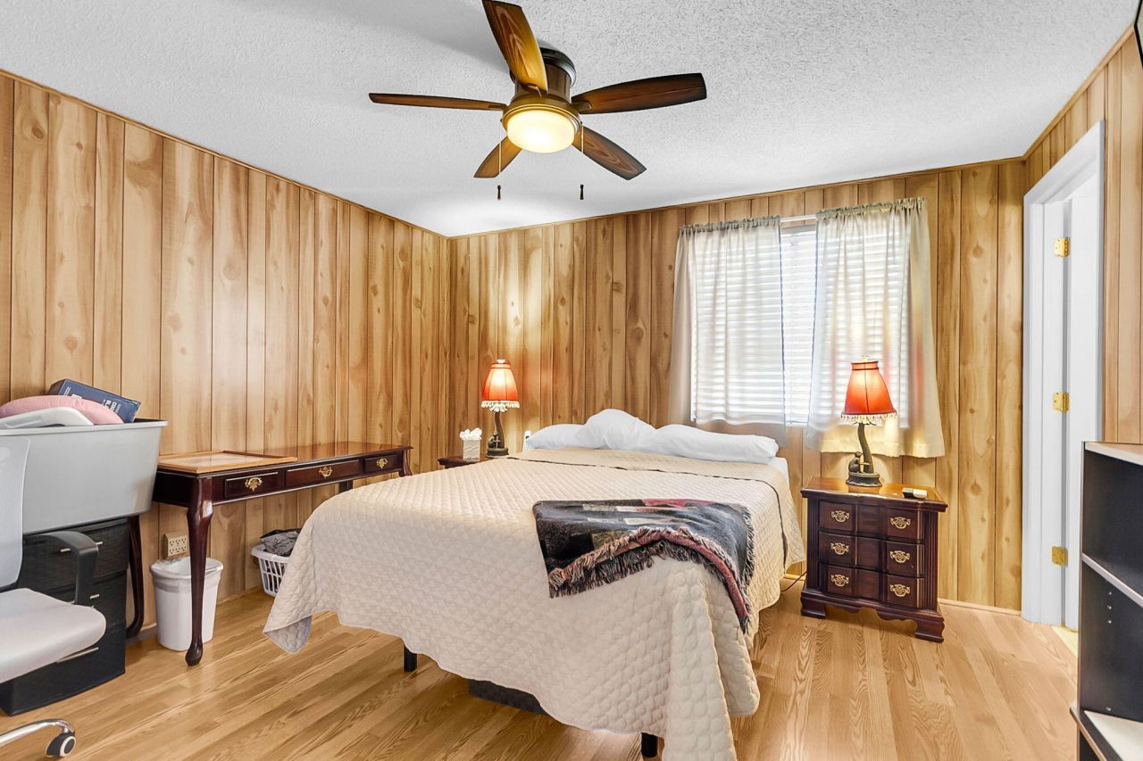 4906 Amberwood Lane Photo 15