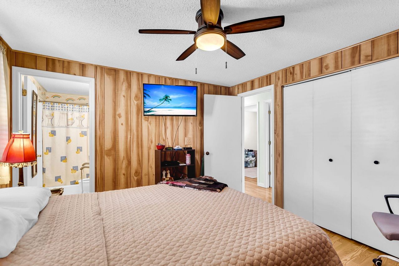 4906 Amberwood Lane Photo 17