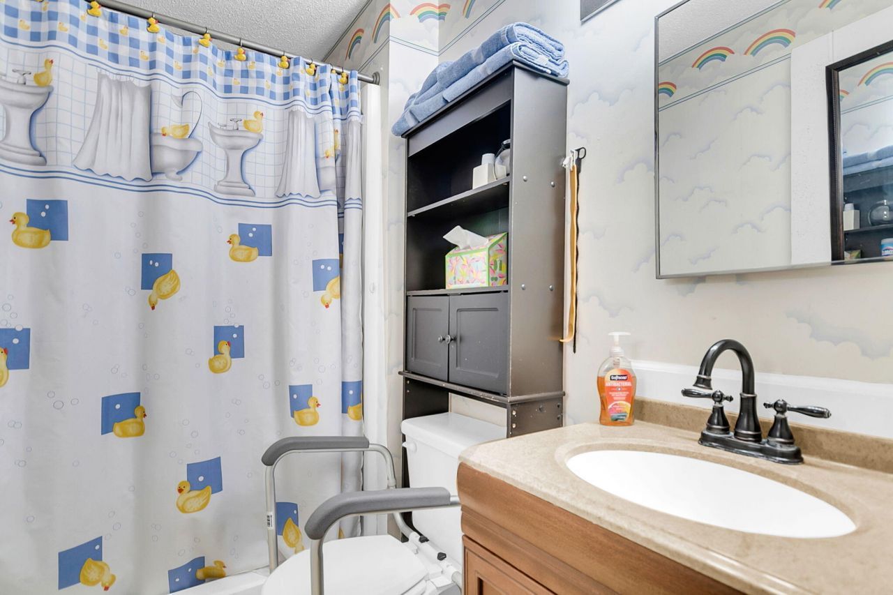 4906 Amberwood Lane Photo 18