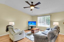 4906 Amberwood Lane photo 4