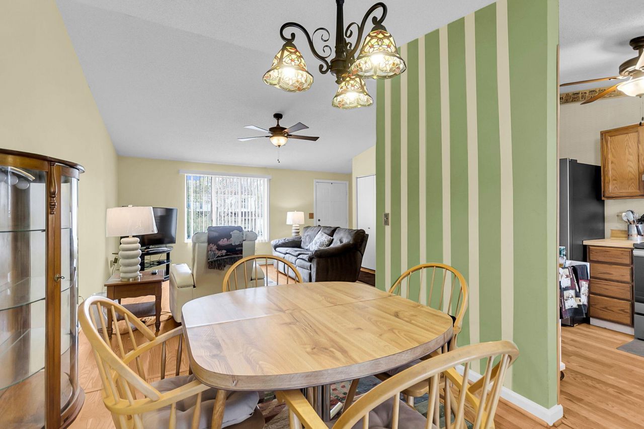 4906 Amberwood Lane Photo 7