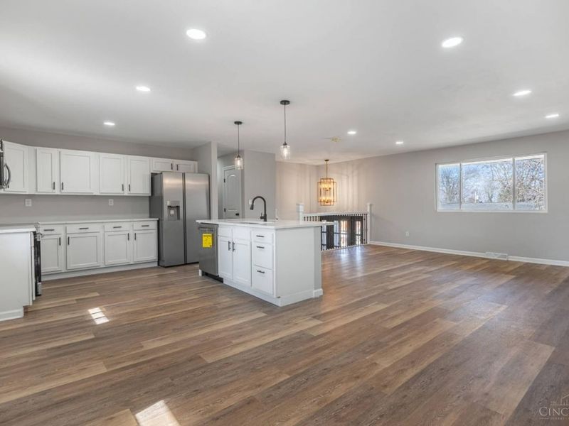 6230 Overture Drive, Miami Twp, OH 45449 Photo 4