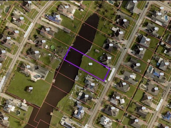 140 Ravensaide Drive, Houma, LA 70360