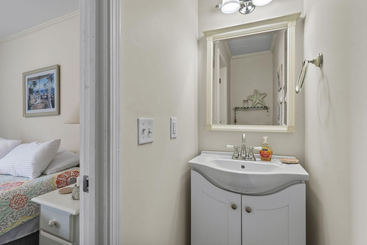 5001 N Ocean Blvd. Photo 21