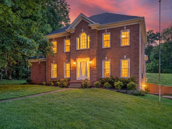 950 Ridgewood Dr, Clarksville, TN 37043