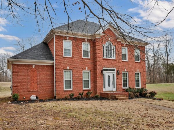 950 Ridgewood Dr, Clarksville, TN 37043