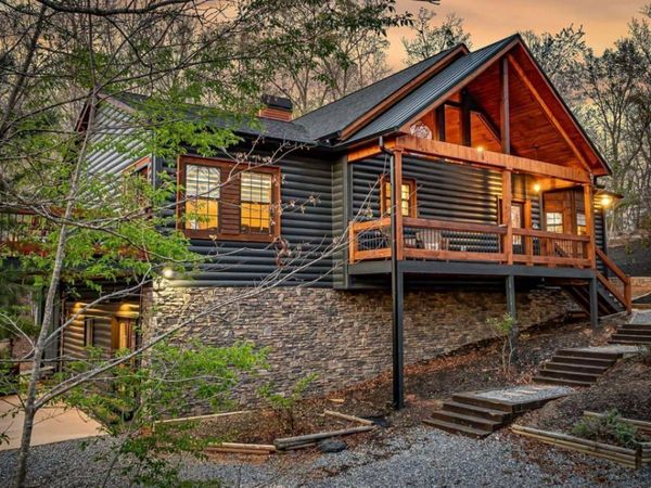 346 Logan Drive, Mineral Bluff, GA 30559