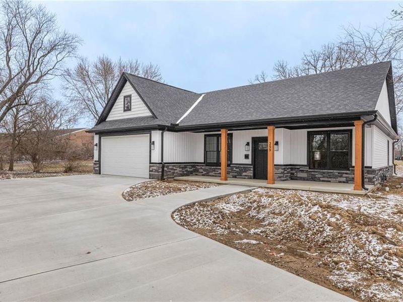 299 Eastline Drive, Middletown, OH 45044 Photo 2