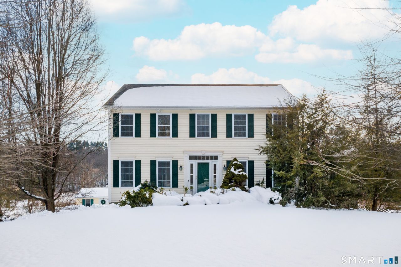 73 Dodgingtown, Newtown, CT 06470 Main Photo