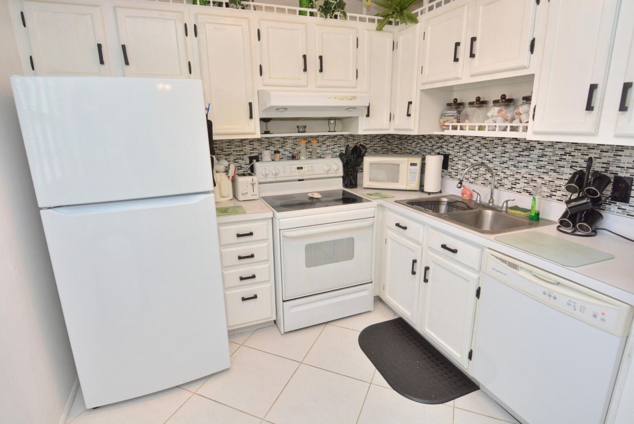 1225 NW 21st Street, Unit 309, Stuart, FL 34994 Photo