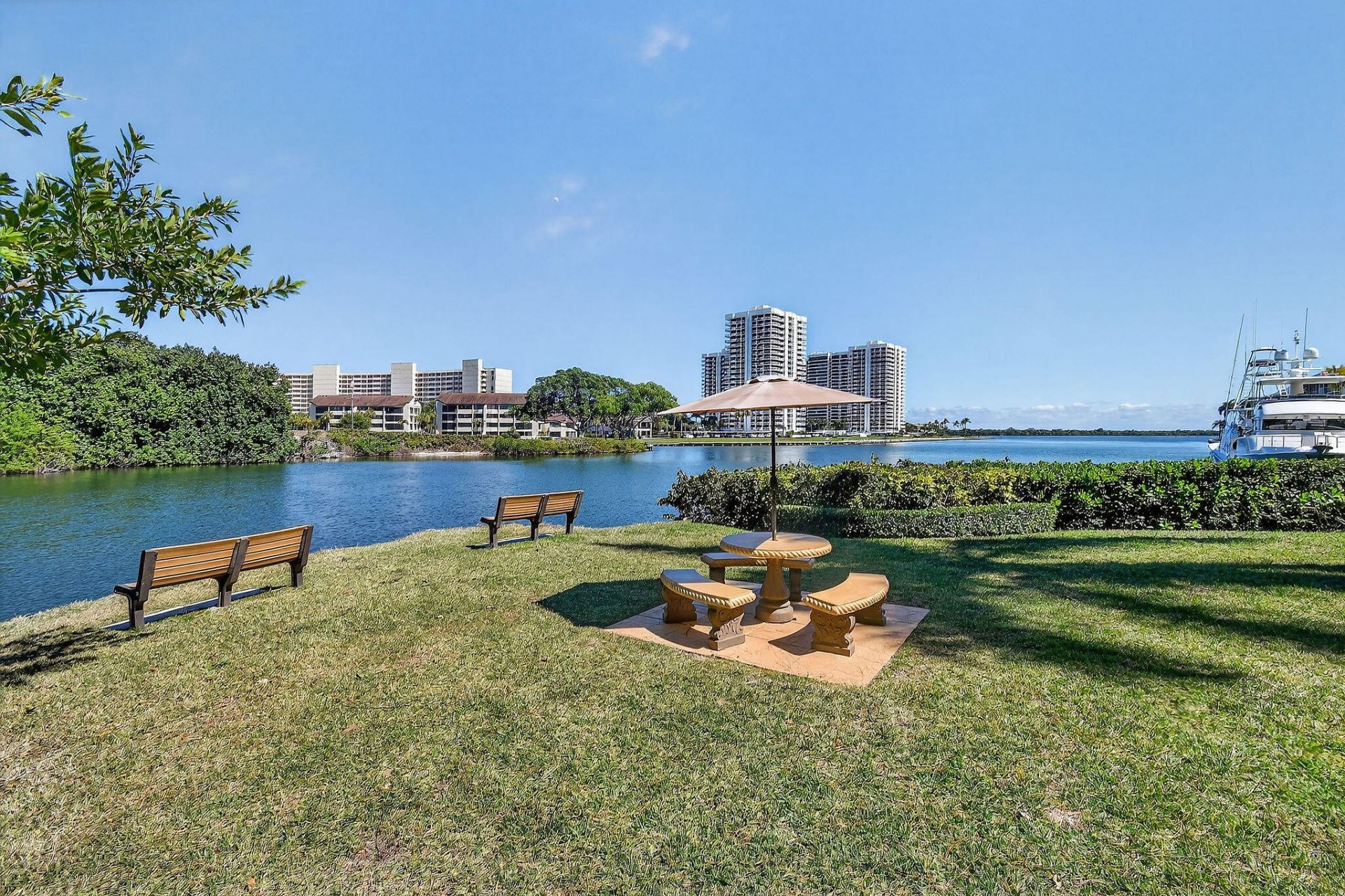 1036 Us Highway One, Unit 419, North Palm Beach, FL 33408 Photo