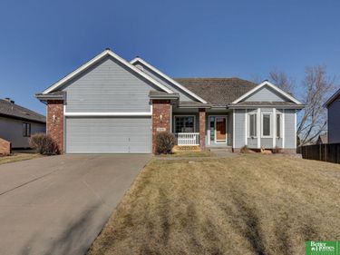 1219 Cork Drive, Papillion, NE 68046