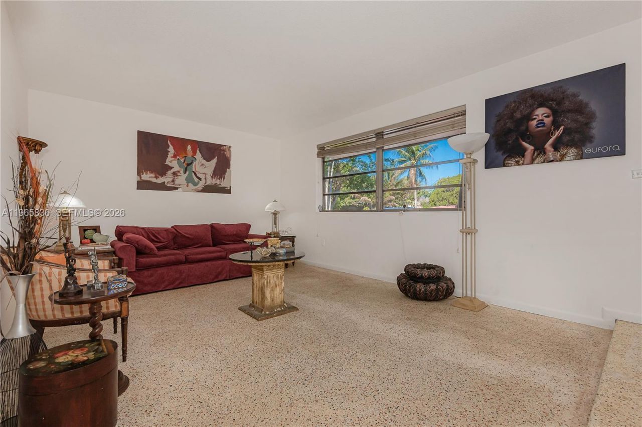 120 NE 175th St, Miami, FL 33162 Photo