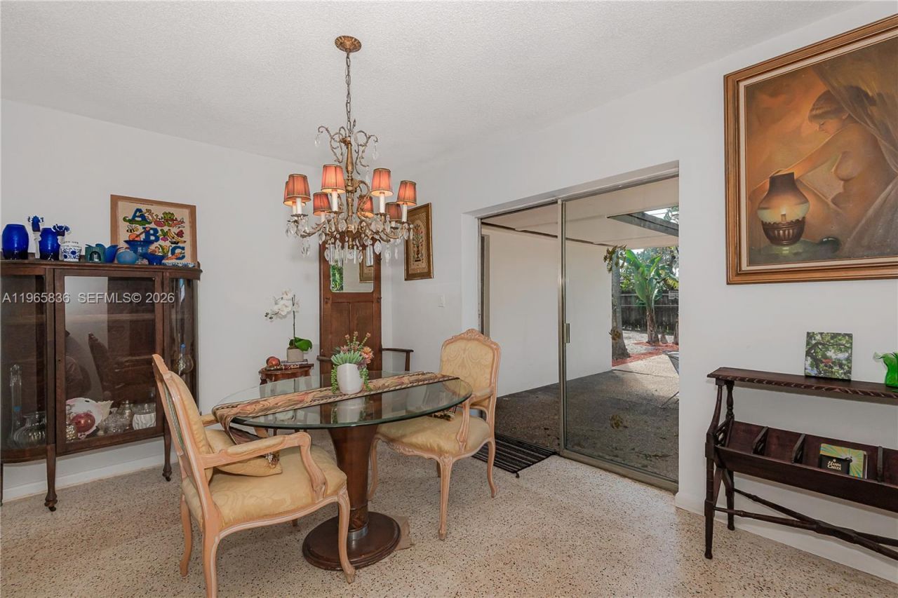 120 NE 175th St, Miami, FL 33162 Photo