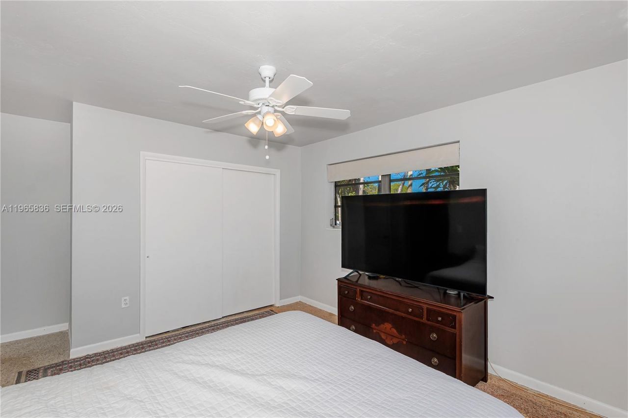 120 NE 175th St, Miami, FL 33162 Photo