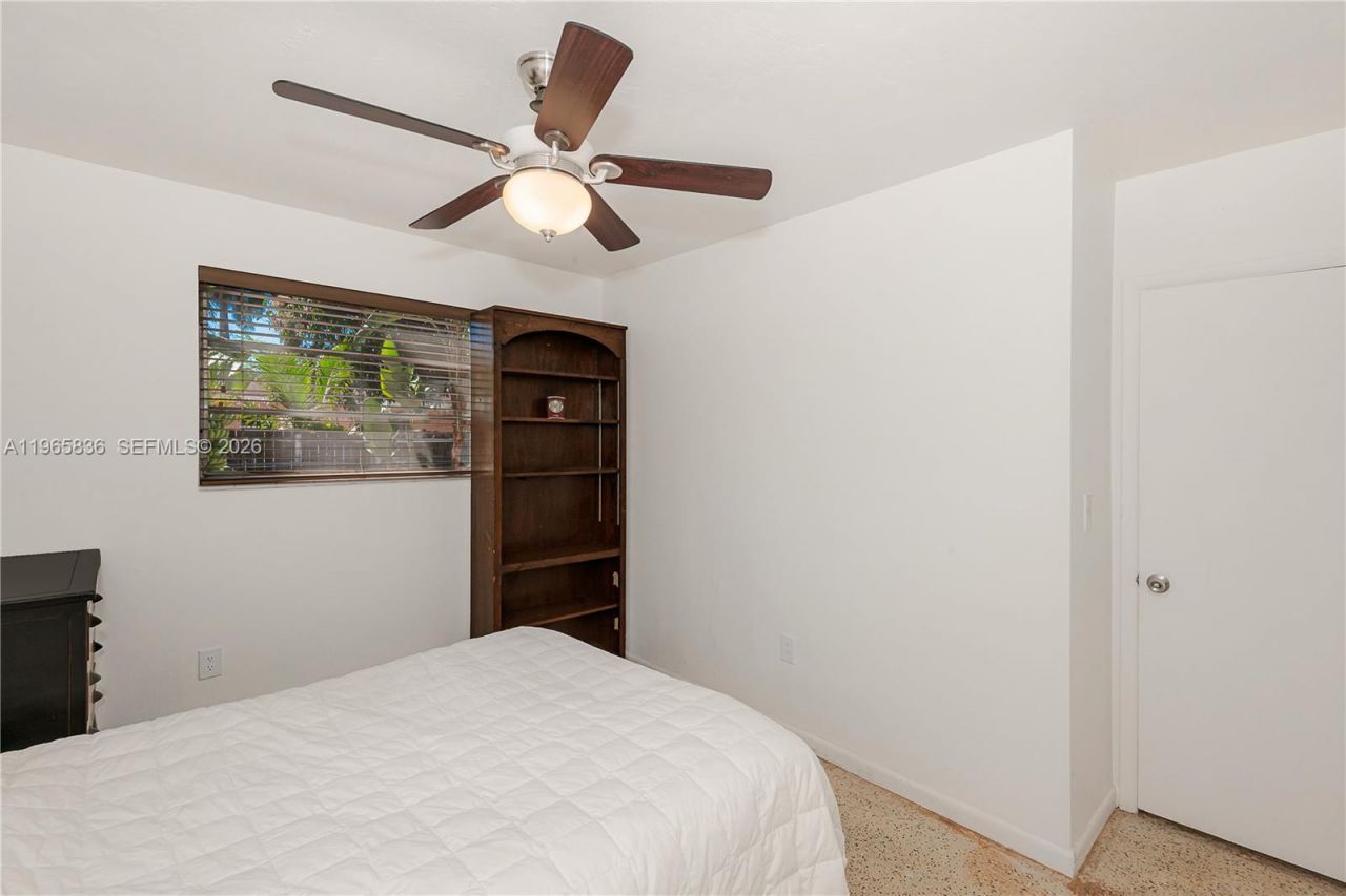 120 NE 175th St, Miami, FL 33162 Photo