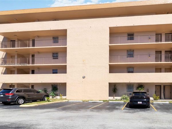 8895 Fontainebleau Blvd , Unit 504, Miami, FL 33172