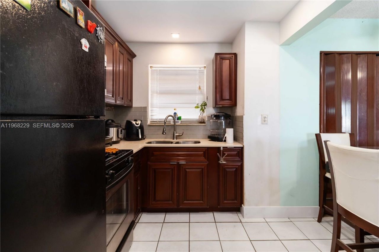 8895 Fontainebleau Blvd , Unit 504, Miami, FL 33172 Photo