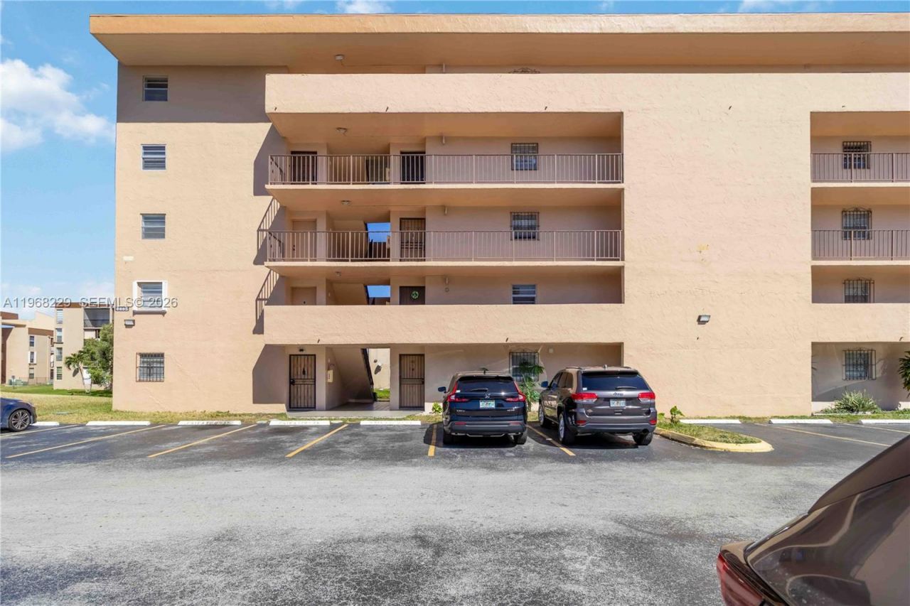 8895 Fontainebleau Blvd , Unit 504, Miami, FL 33172 Photo