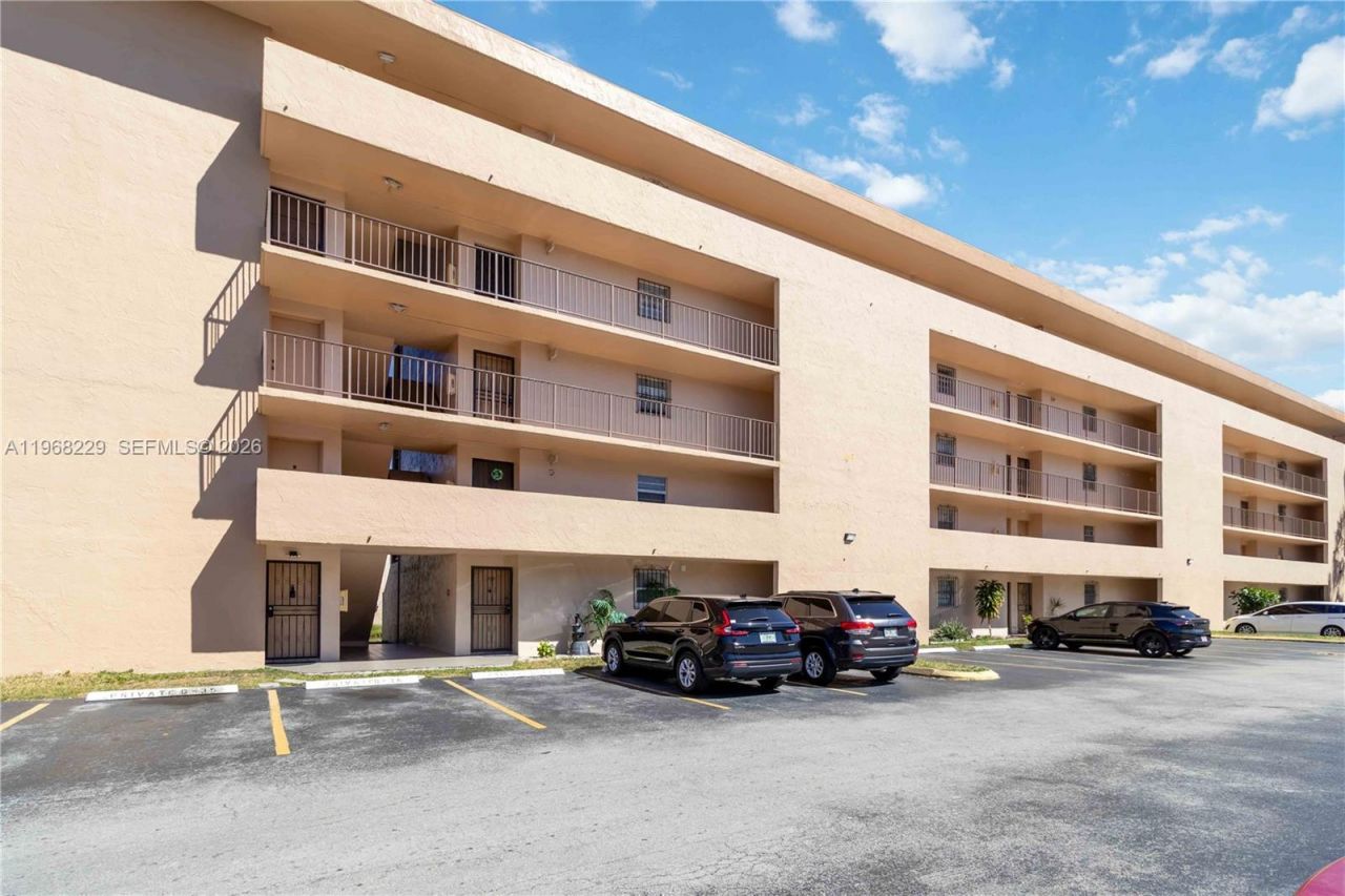 8895 Fontainebleau Blvd , Unit 504, Miami, FL 33172 Photo