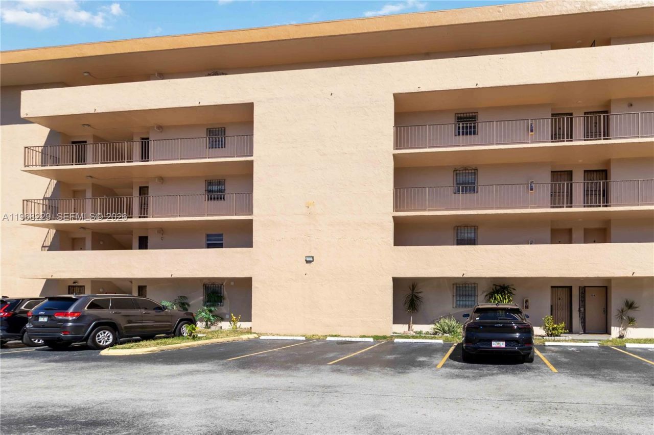 8895 Fontainebleau Blvd , Unit 504, Miami, FL 33172 Photo